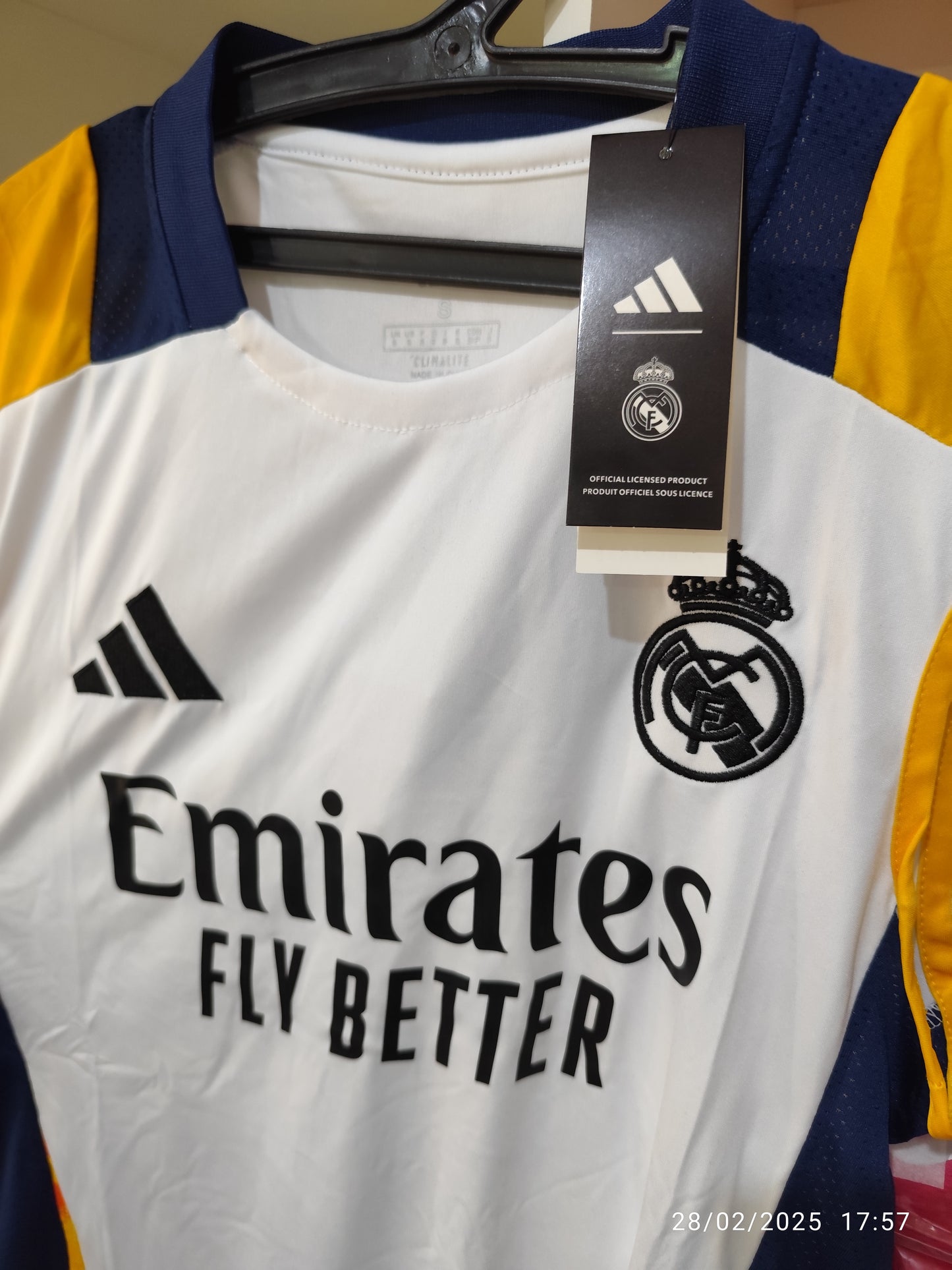 Conjunto Musculosa Real Madrid Blanco/Amarillo Dry Fit