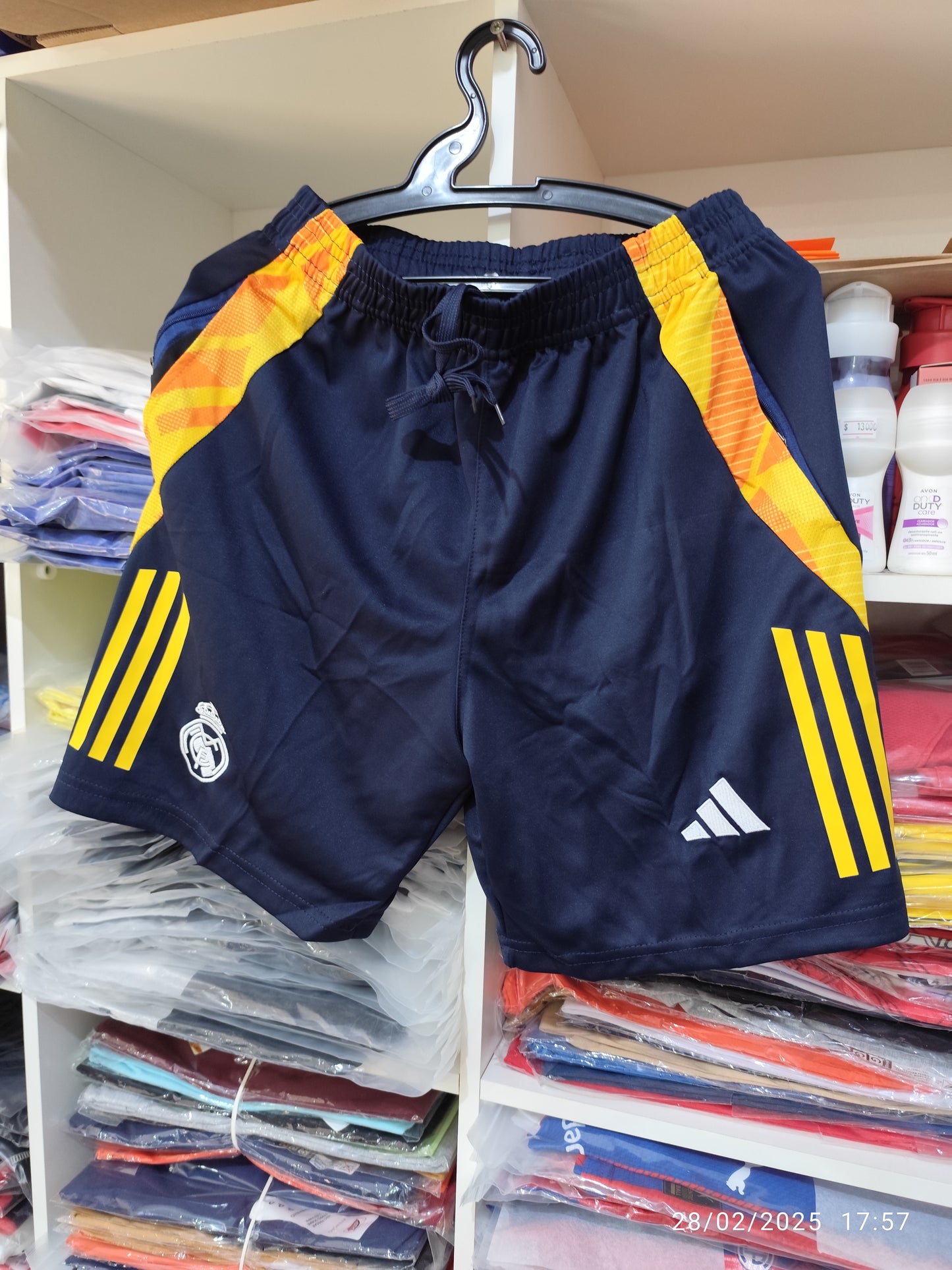Conjunto Musculosa Real Madrid Blanco/Amarillo Dry Fit