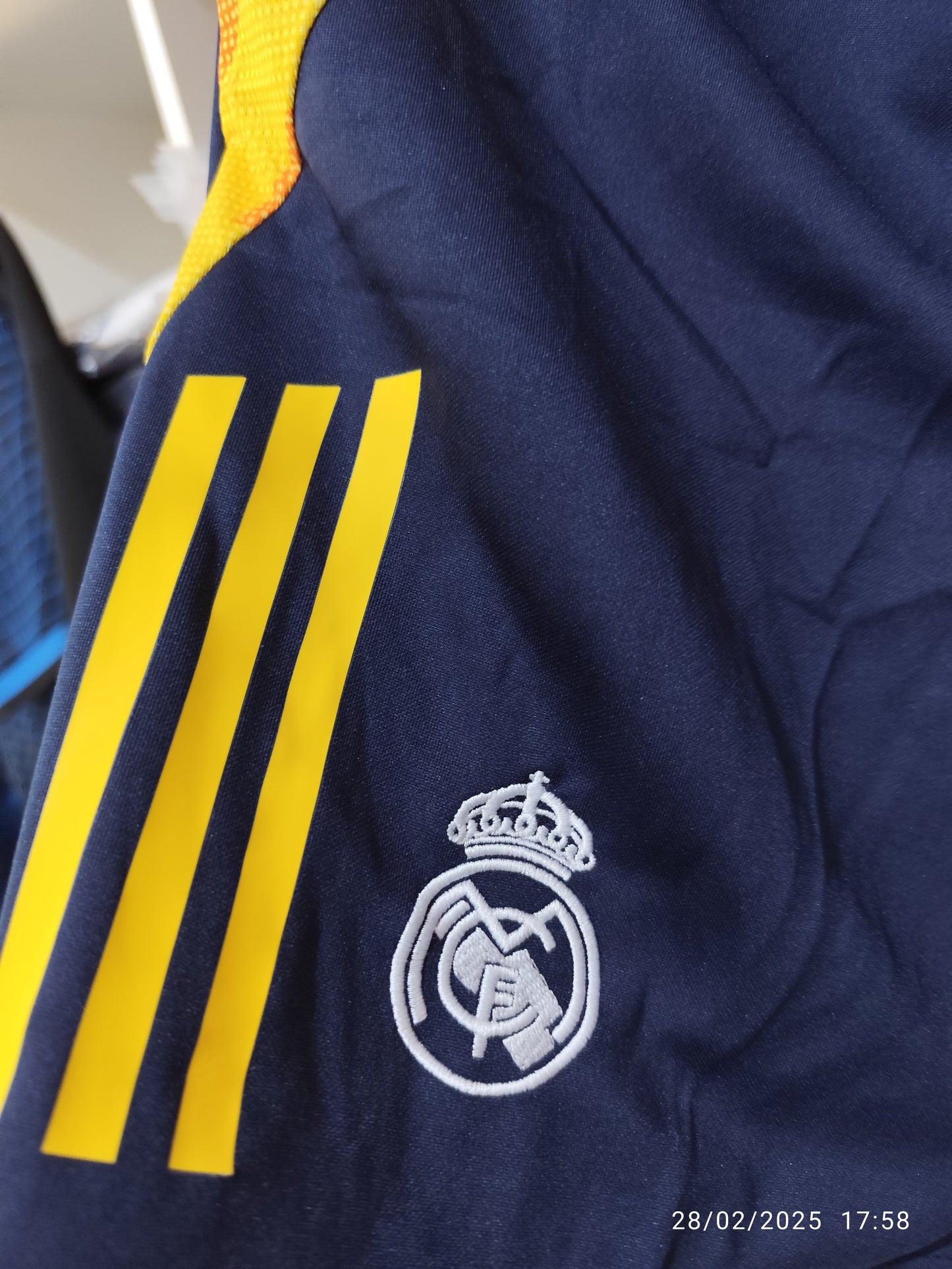 Conjunto Musculosa Real Madrid Blanco/Amarillo Dry Fit