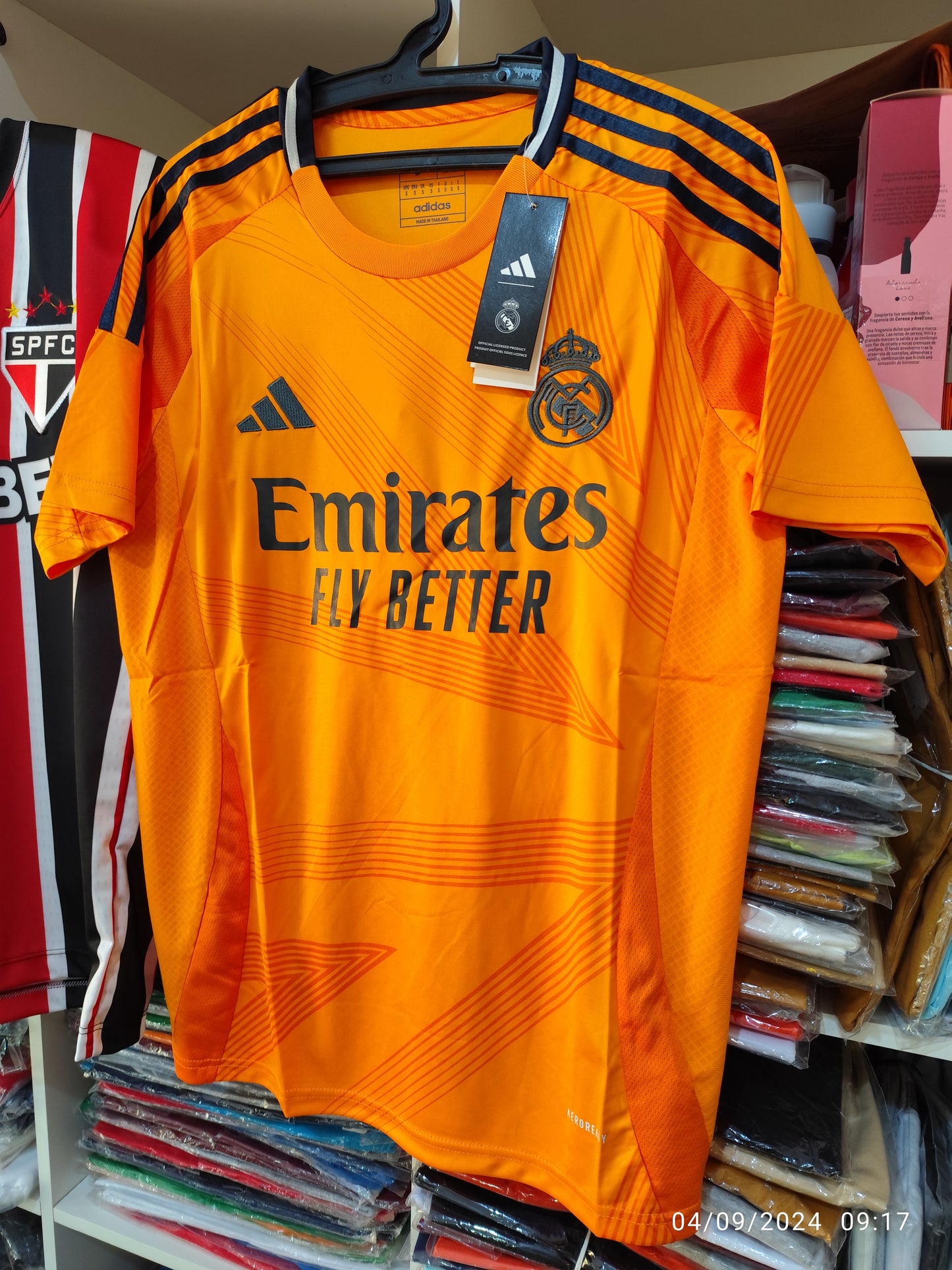 Real Madrid Naranja 2024/2025 Tailandesa