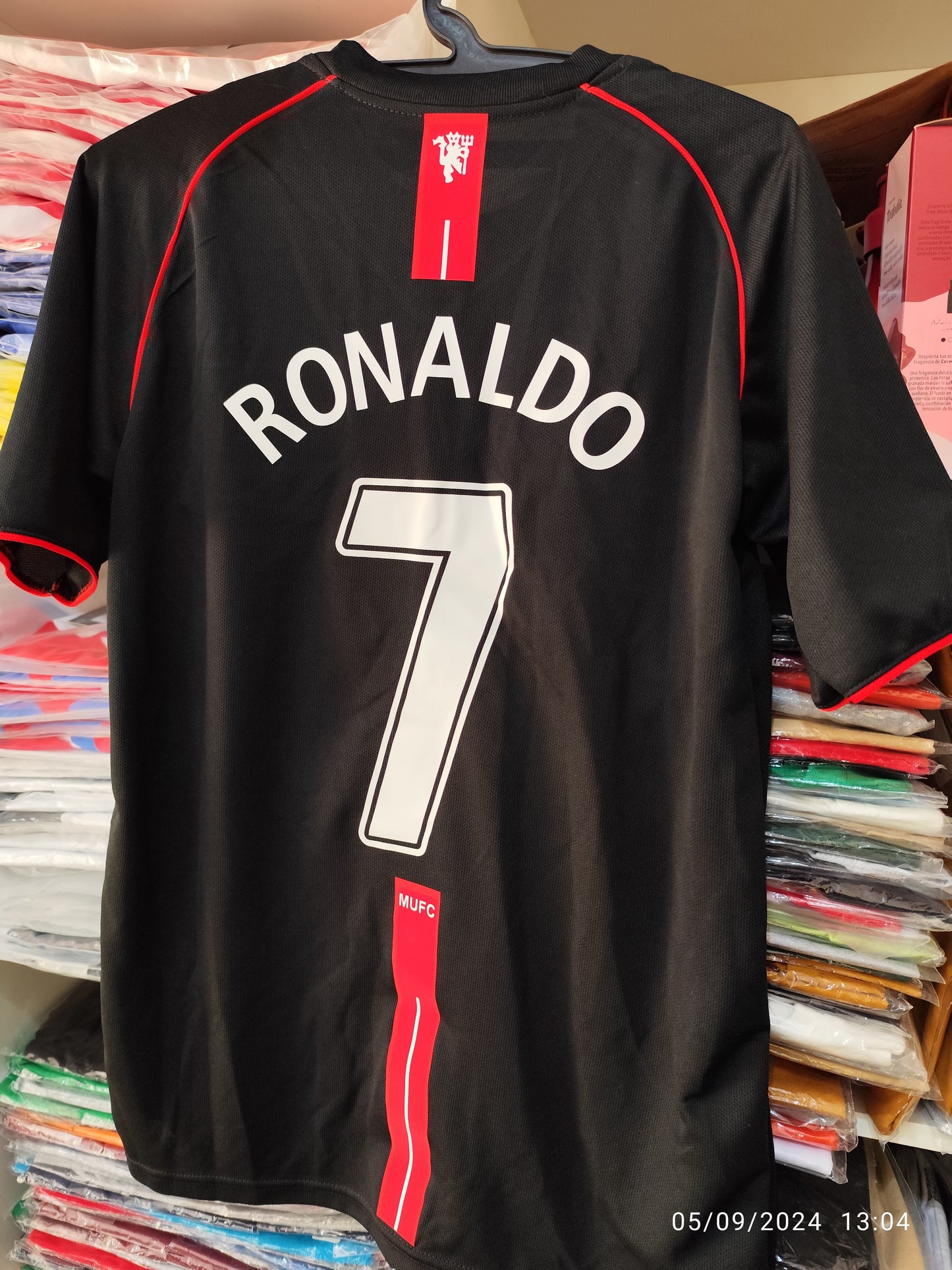 Retro Manchester Ronaldo