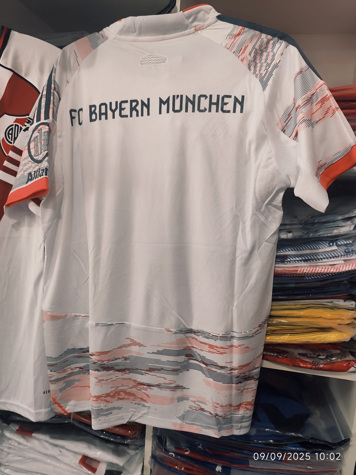Bayer Munish Mod 2026 Tailandesa 1.1