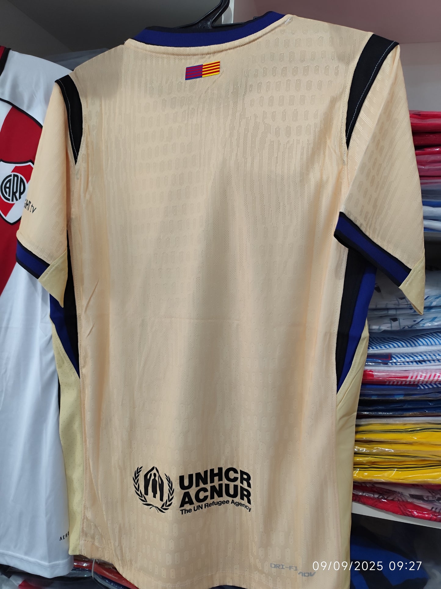 Barcelona Crema Versión Jugador Mod 2026 Tailandesa 1.1
