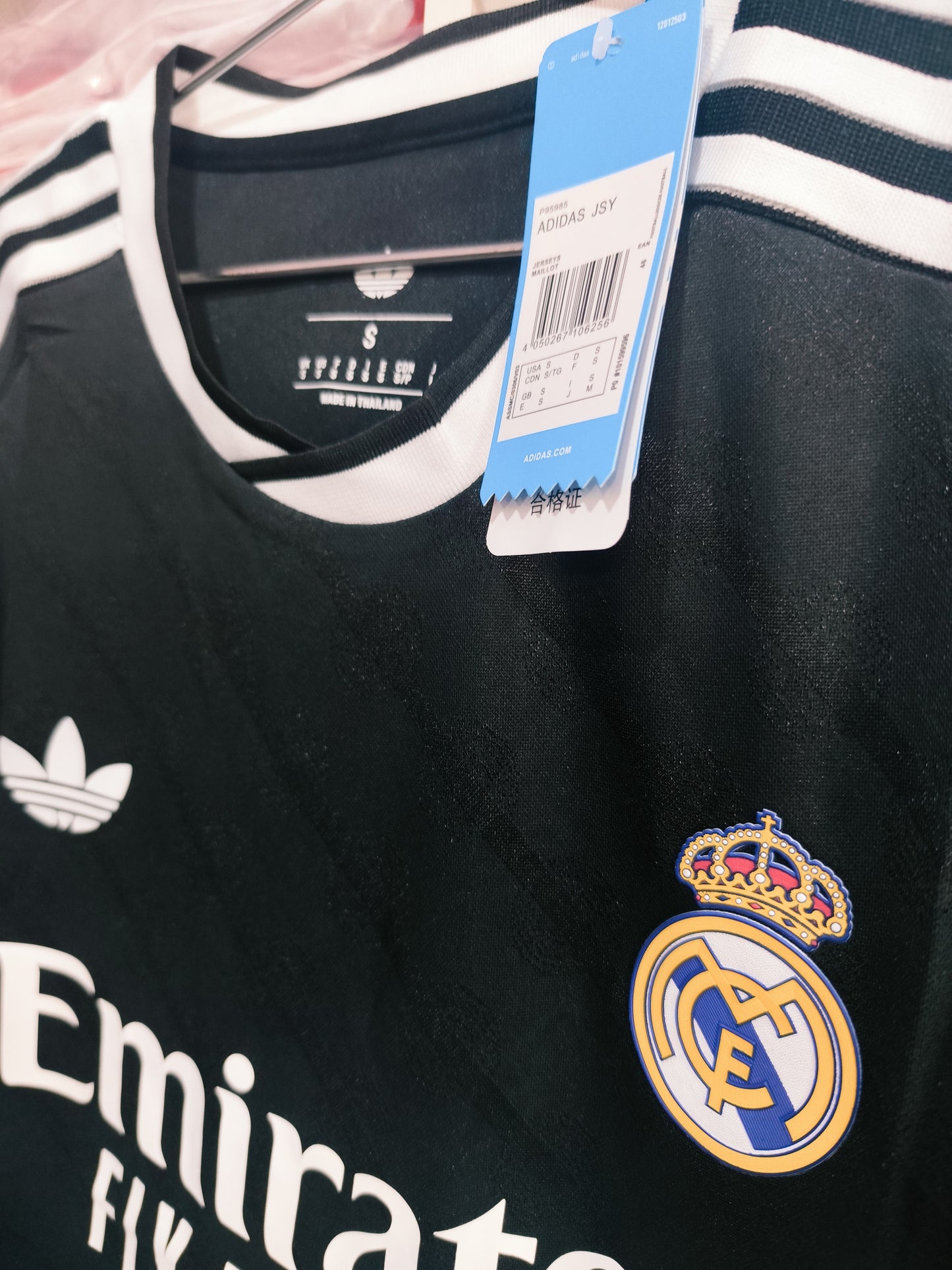 Real Madrid Negro V. Jugador Tailandesa 1.1