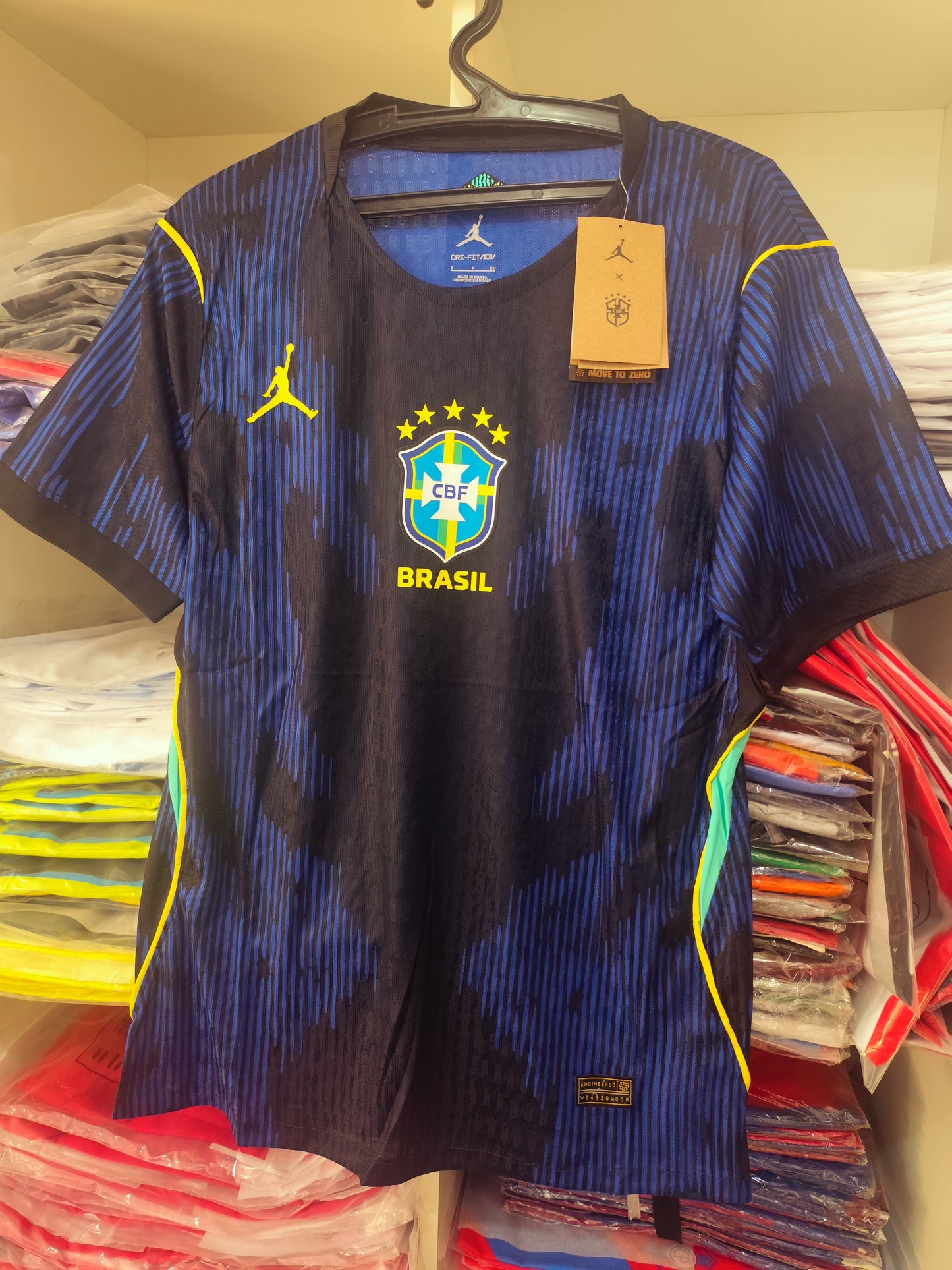 Brasil Visitante V. Jugador Mundial 2026 Tailandesa 1.1