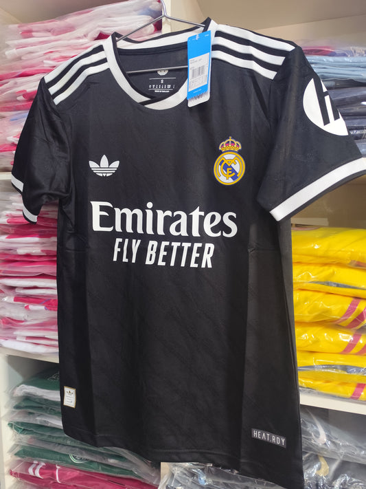 Real Madrid Negro V. Jugador Tailandesa 1.1