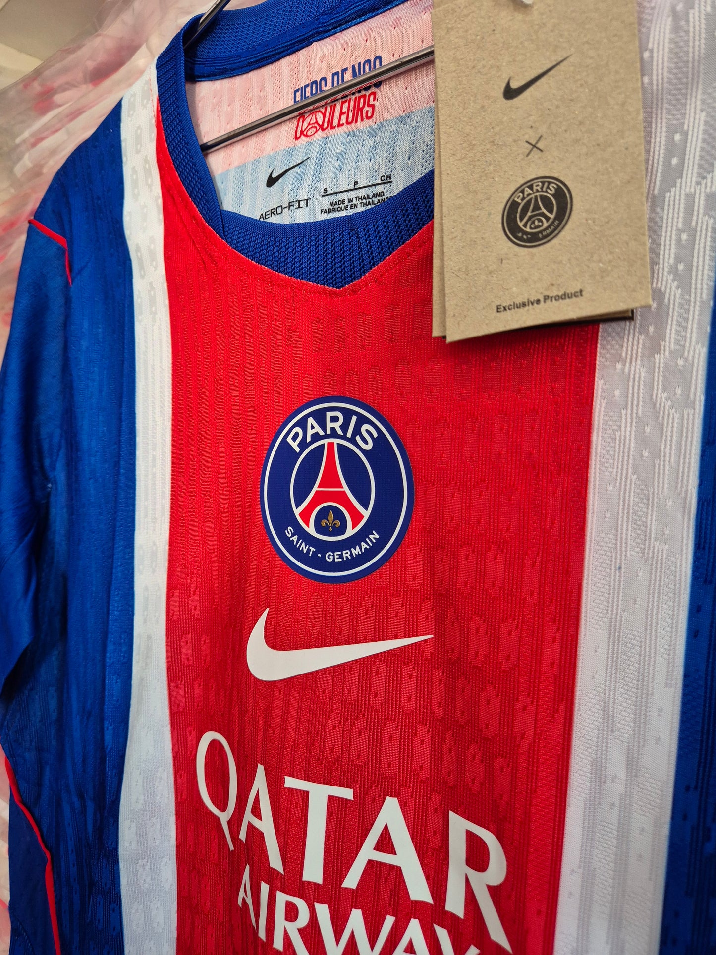 Paris PSG 2027 V. Jugador Tailandesa 1.1